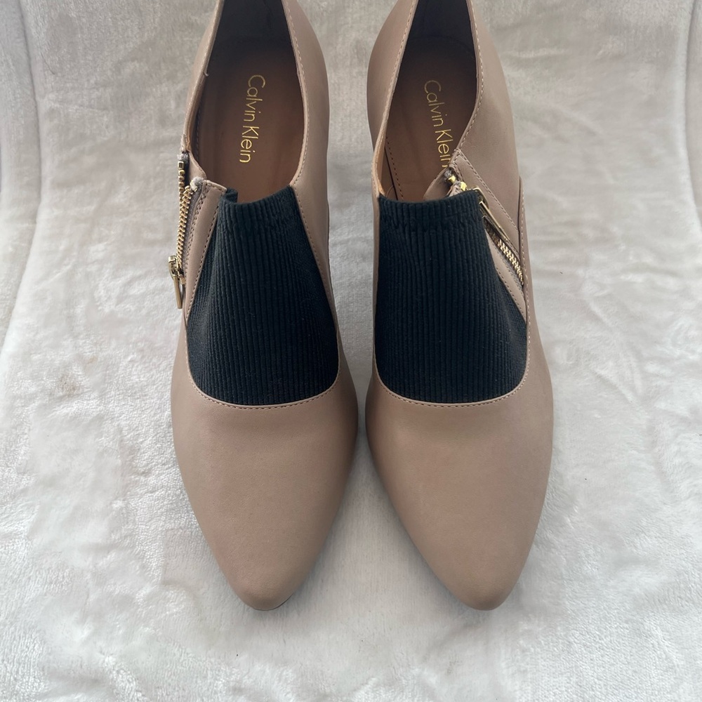 Calvin Klein Women's Beige and Black Ankle Booties